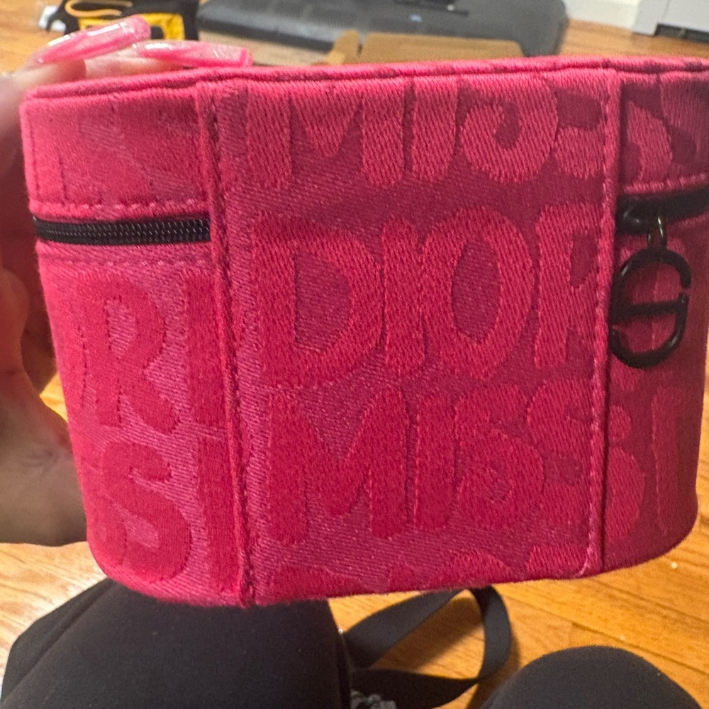 Dior Fuchsia Vanity Case - Picture 3 of 8